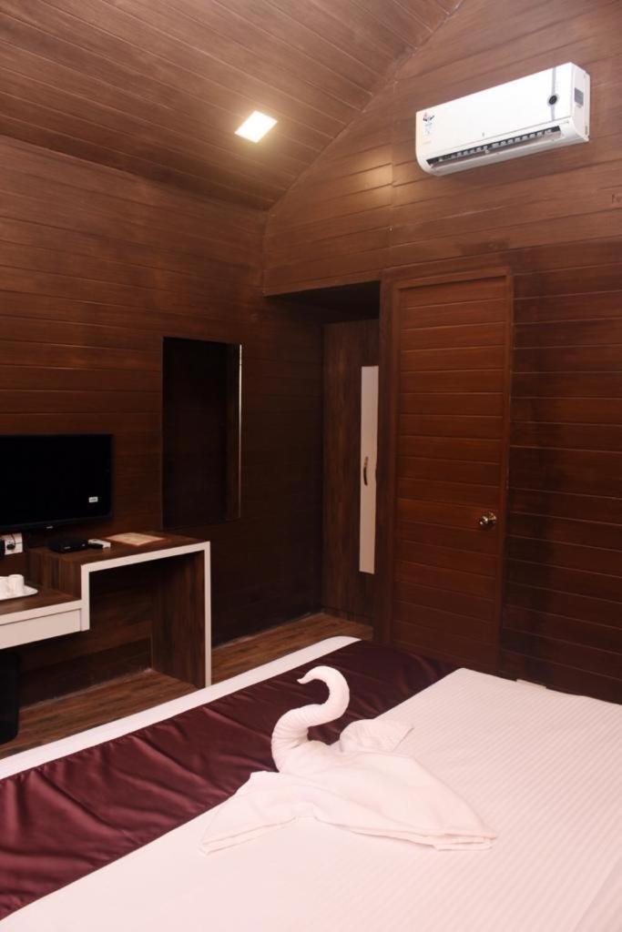 Woodhouse Beach Resort Baga Exterior foto