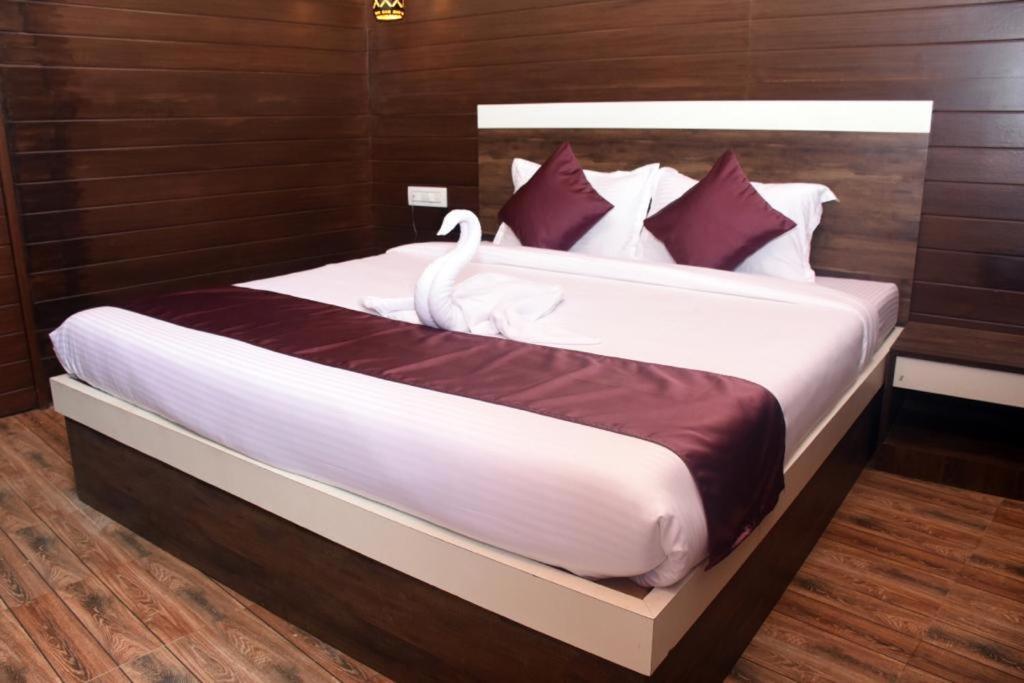 Woodhouse Beach Resort Baga Exterior foto